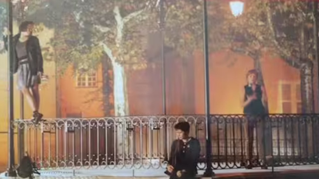 In the Country of Juliets Background