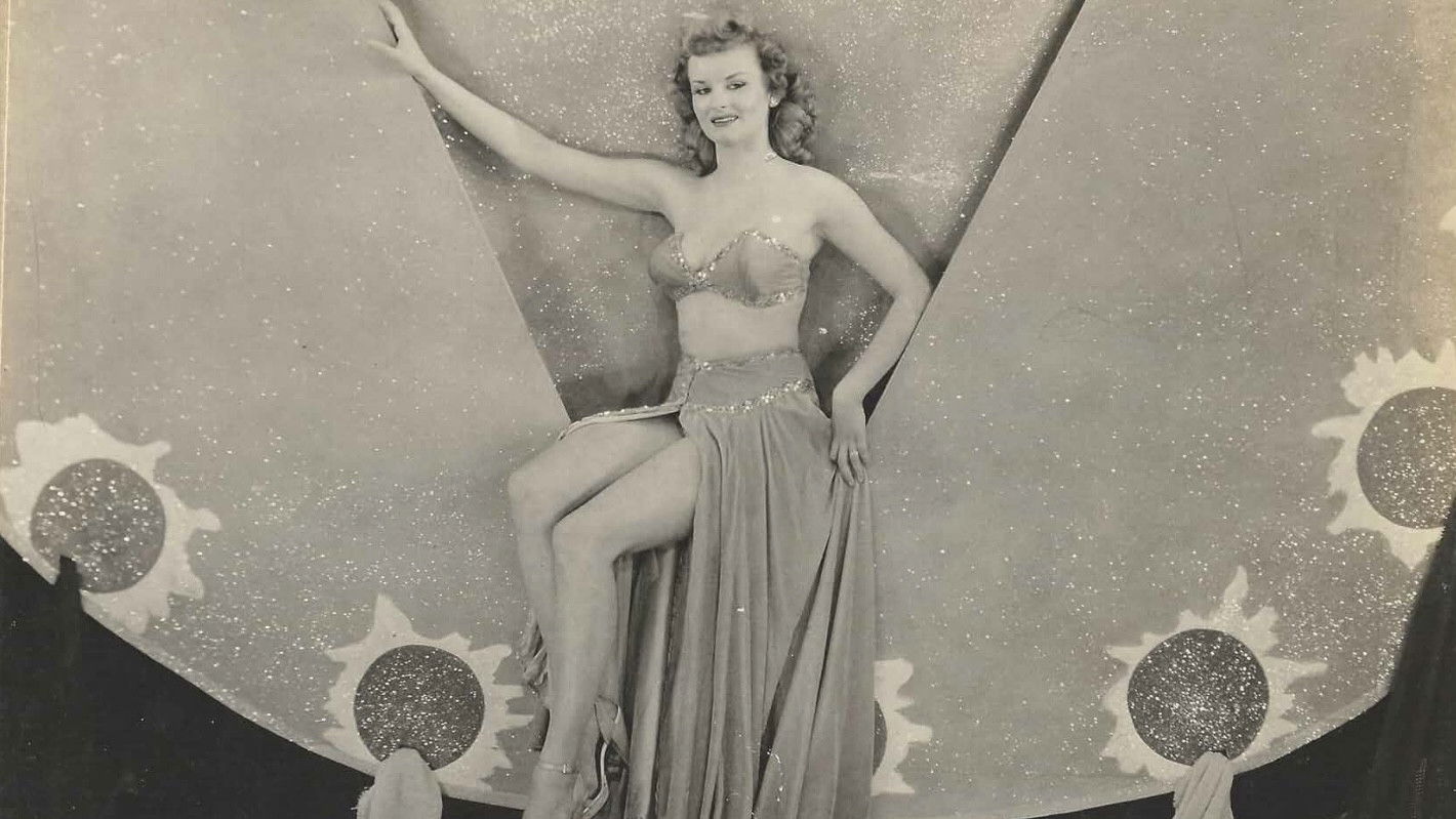 Hollywood Burlesque Background