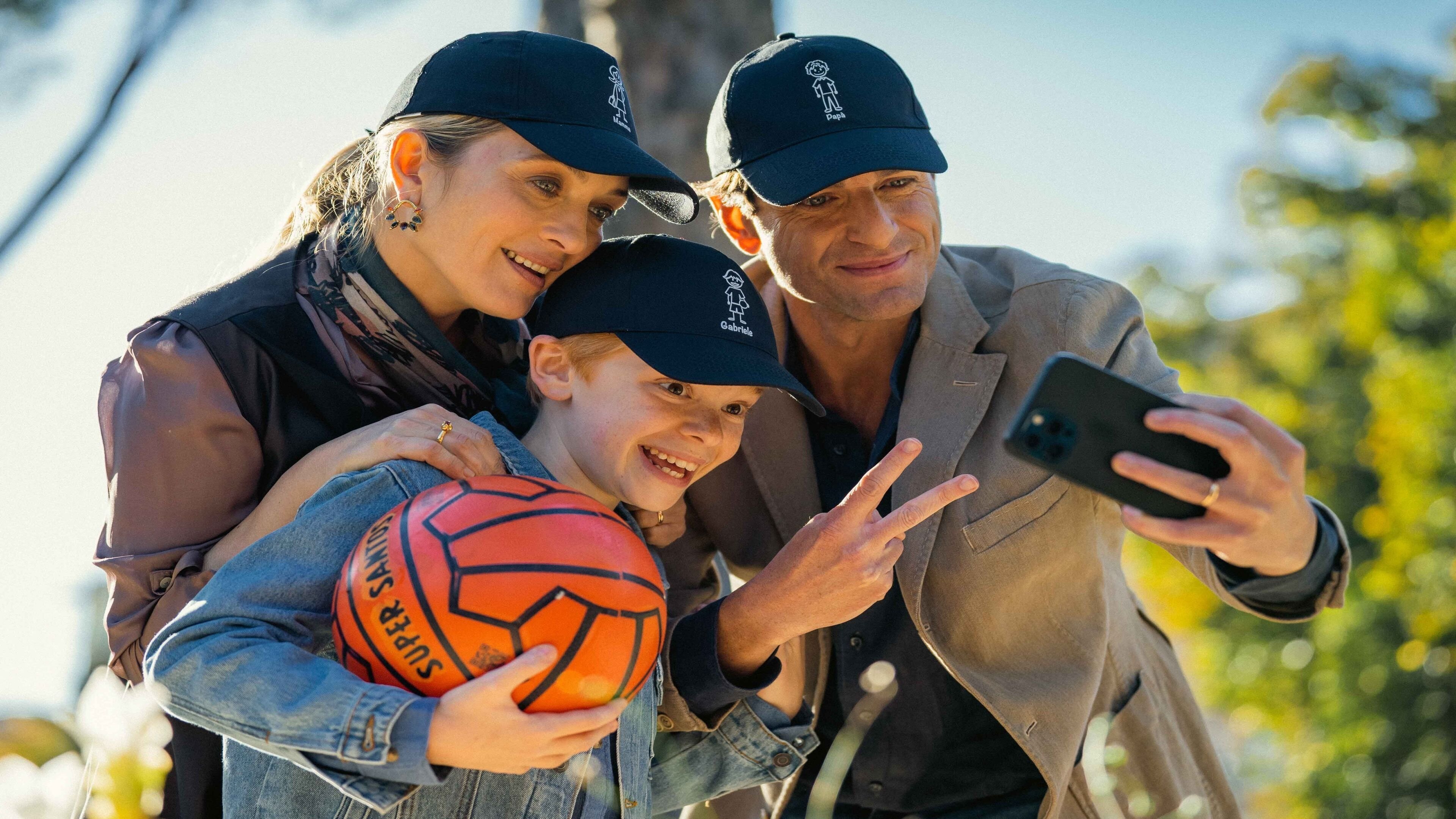 Come far litigare mamma e papà Background