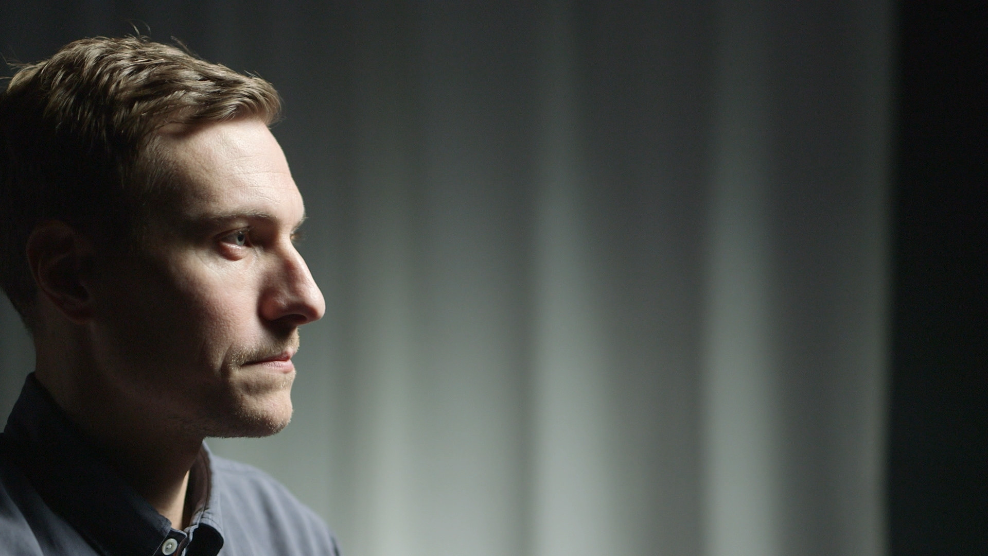 Seriemordere med Sebastian Richelsen Background