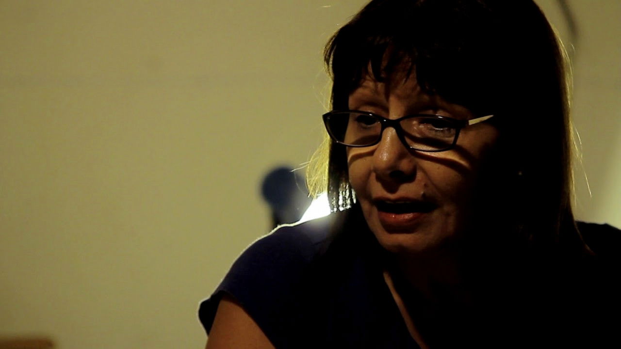 El pacto de Adriana Background