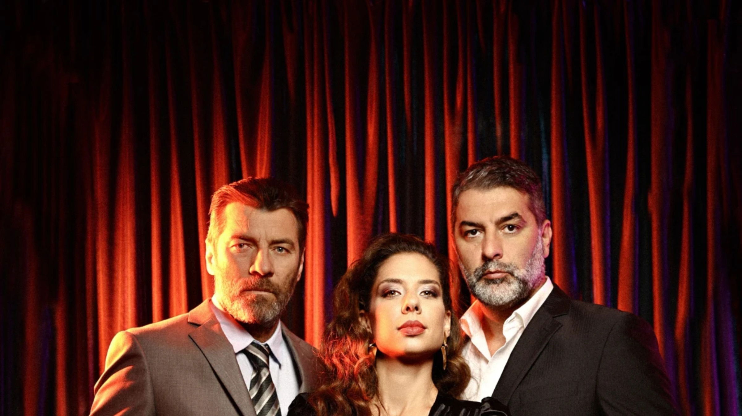 Αυτή η Νύχτα Μένει Background