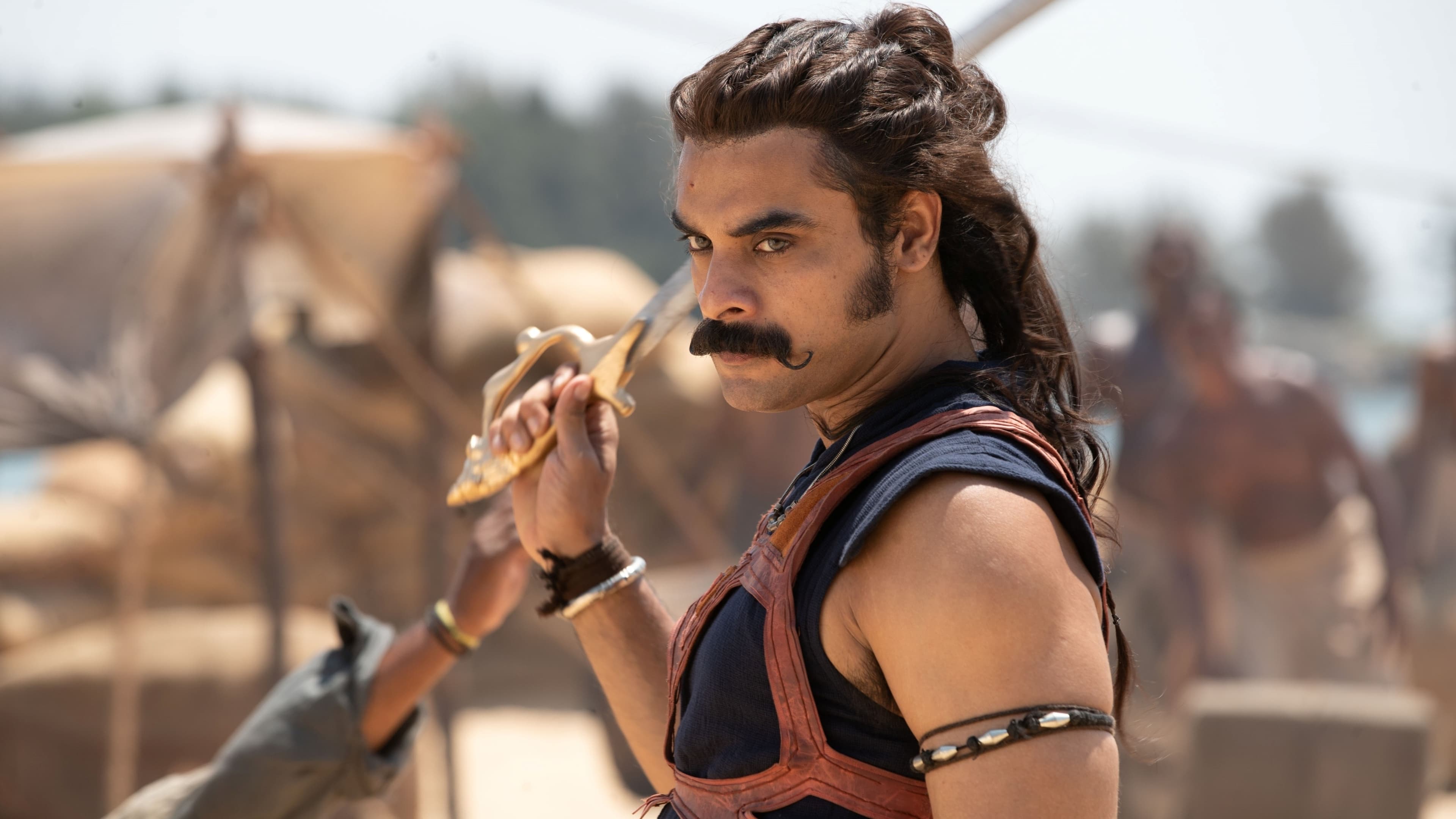 A.R.M - Ajayante Randam Moshanam Background