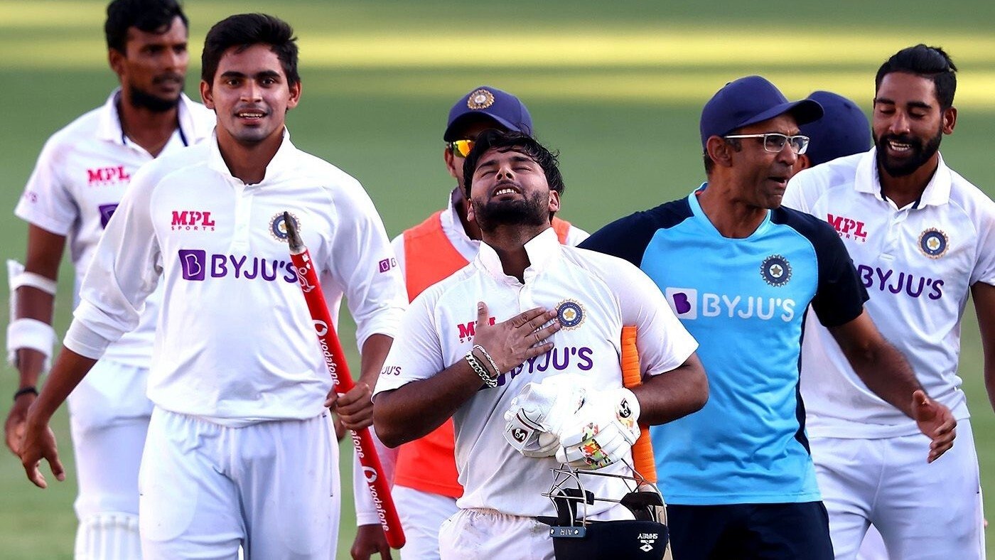 Down Underdogs Background