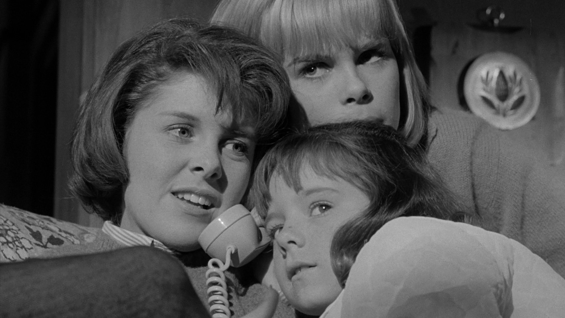 I Saw What You Did Background