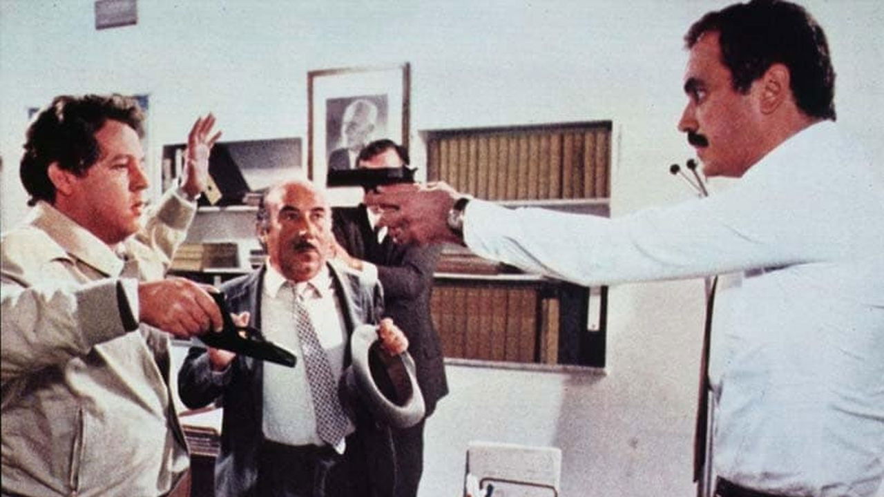 Agenzia Riccardo Finzi... praticamente detective Background