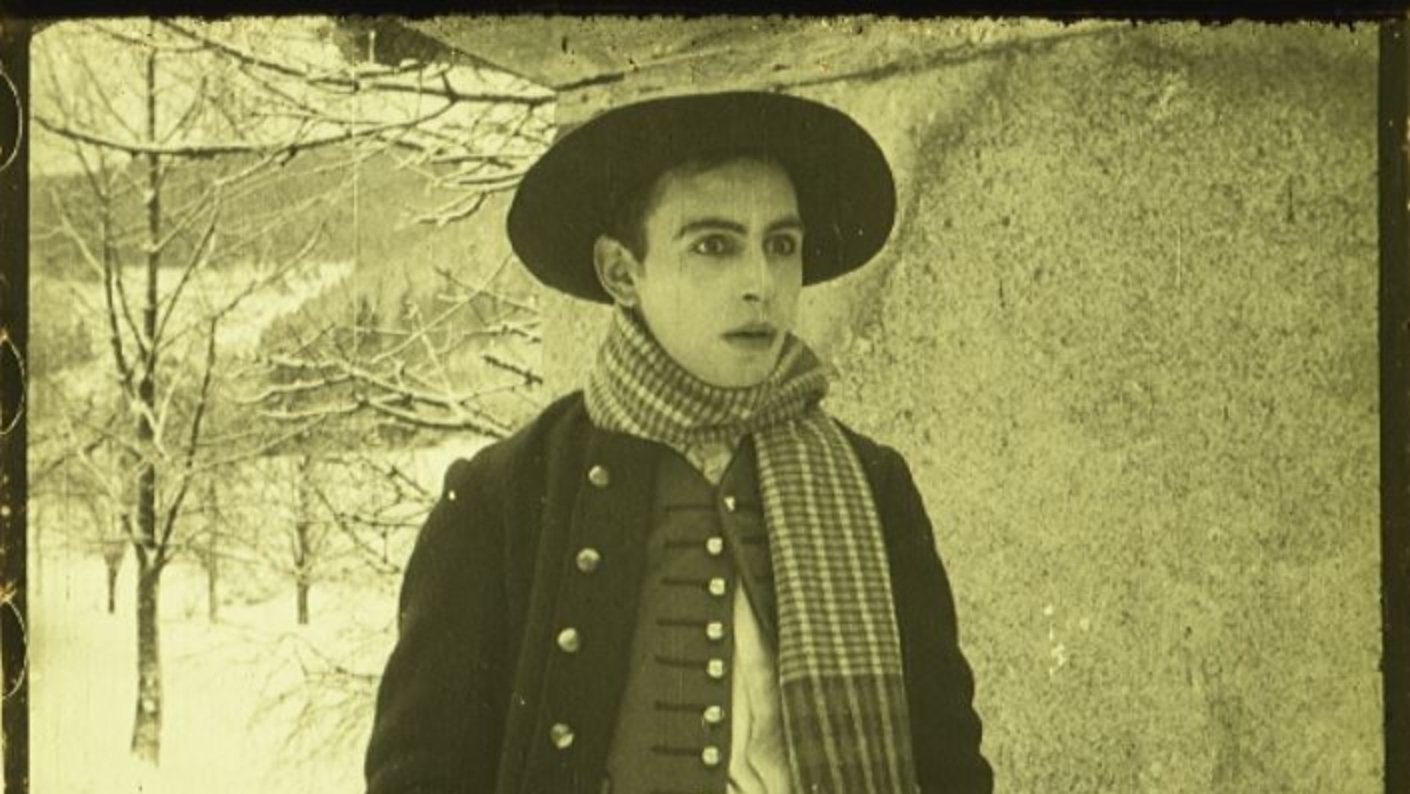 Romeo and Juliet in the Snow Background