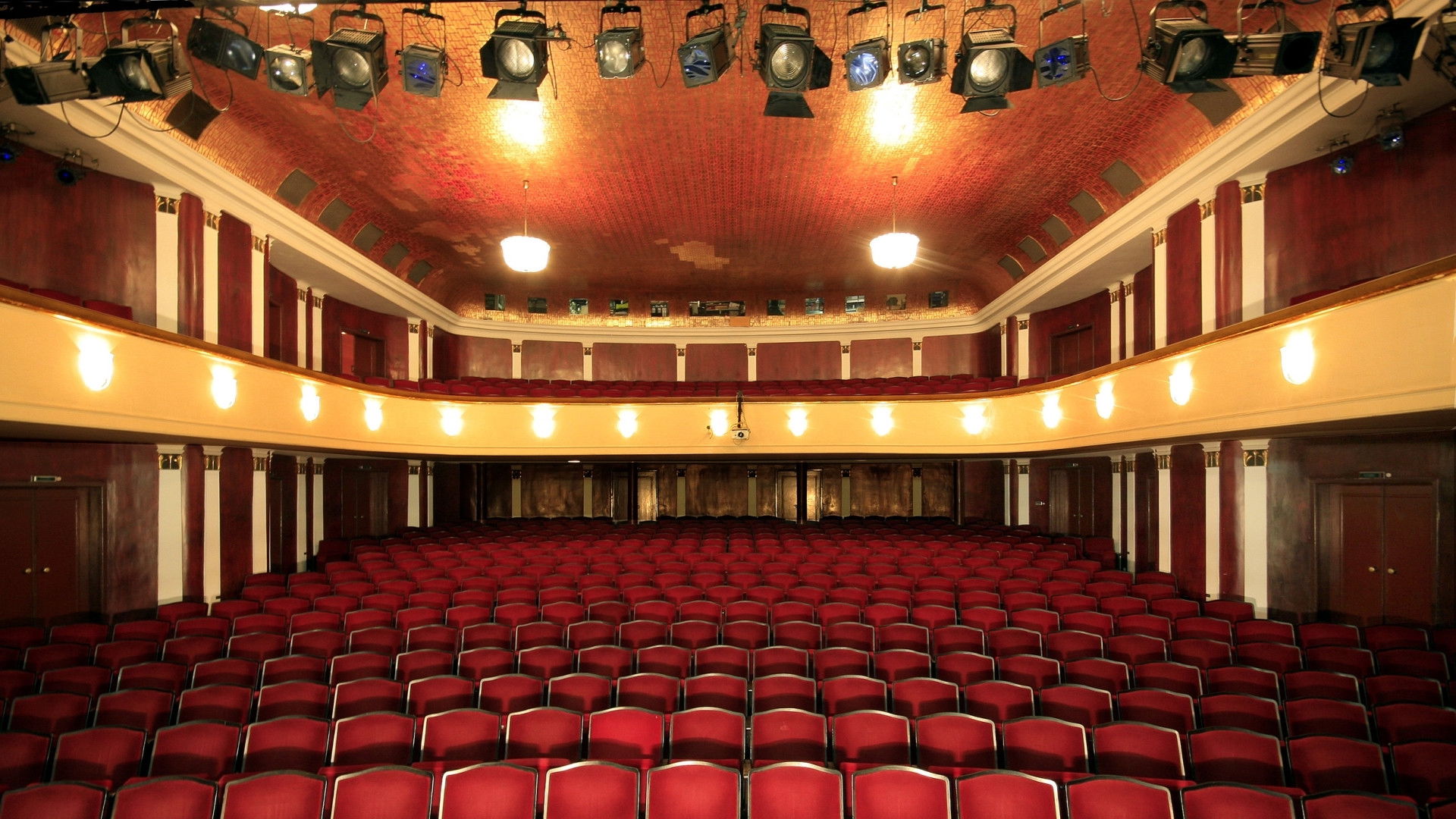 Drei Männer Im Schnee Background