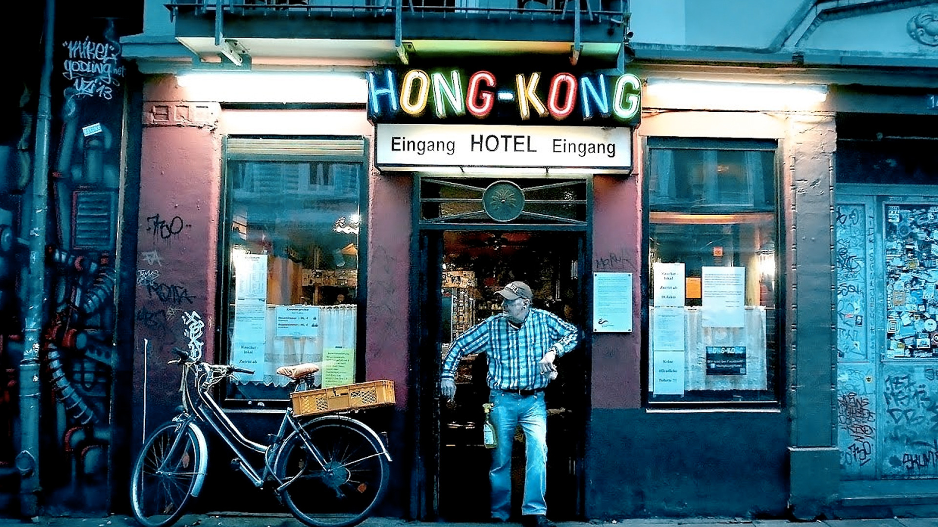 Manche hatten Krokodile Background