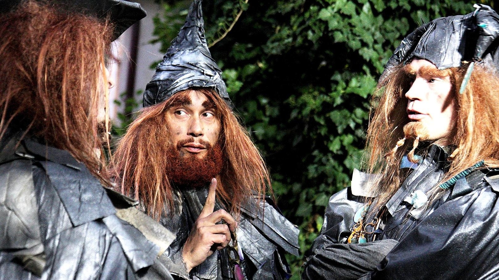 O pokladech Background