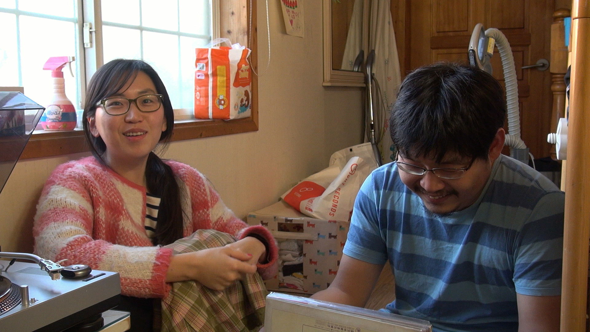 Myeoneuri: My Son's Crazy Wife Background