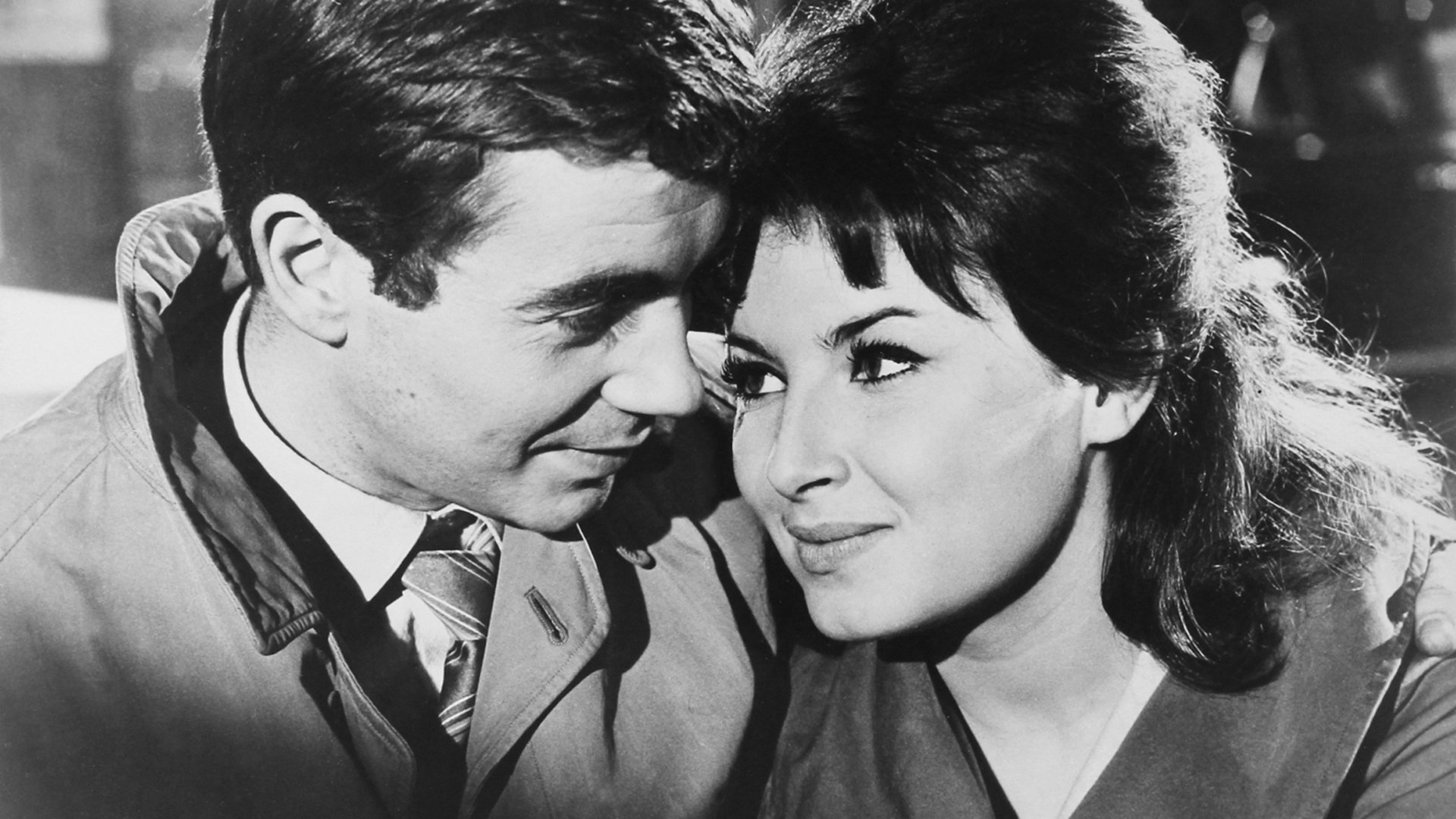 Love and the Frenchwoman Background