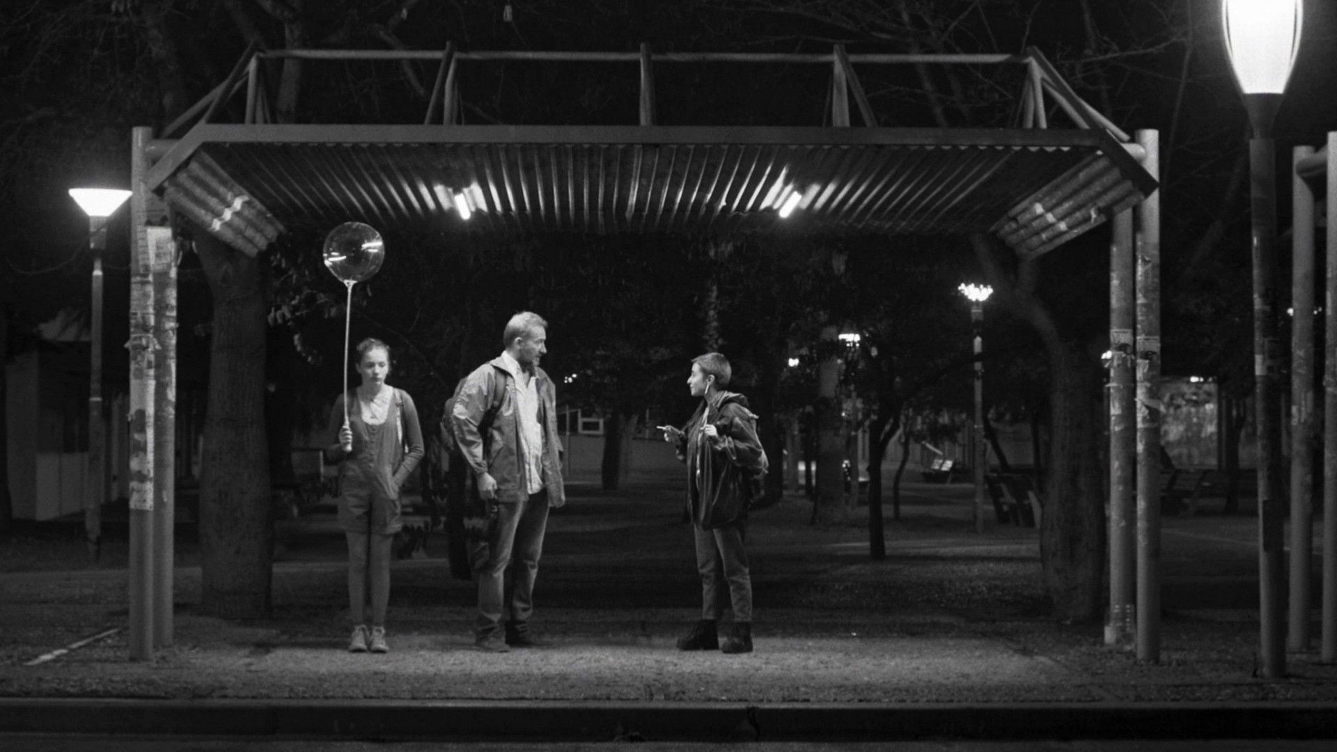 Sobre las nubes Background