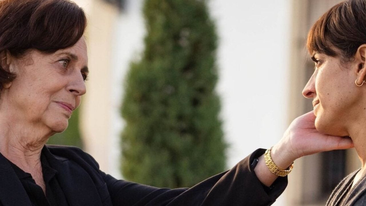 Los buenos modales Background