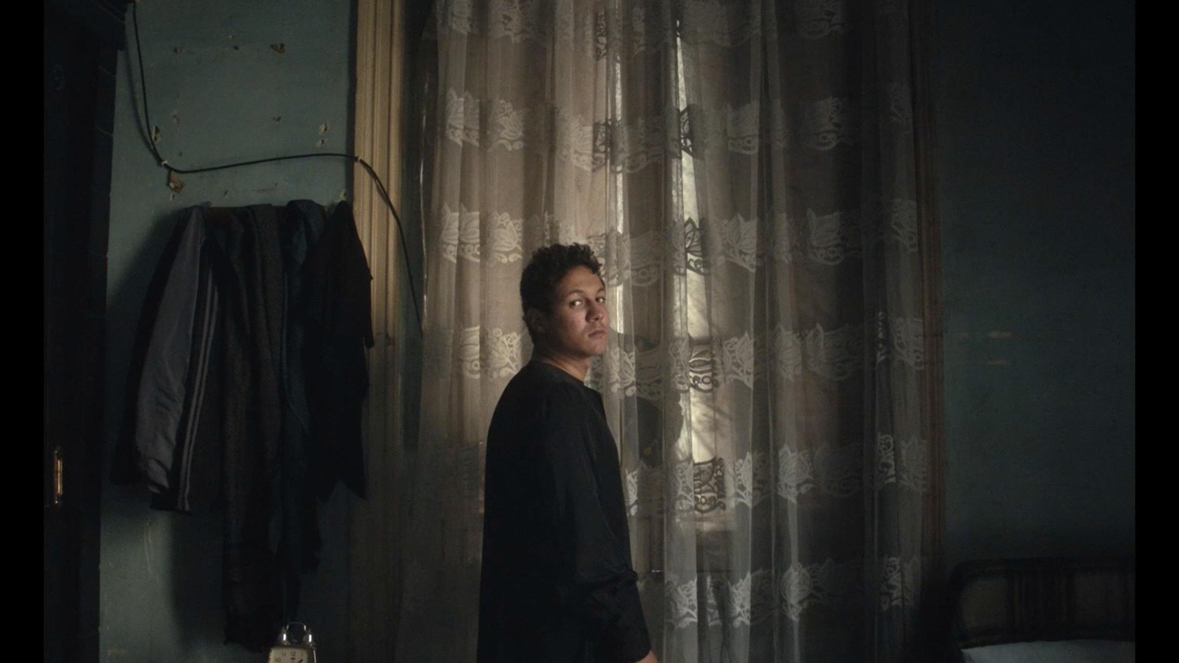 I Am Afraid to Forget Your Face Background