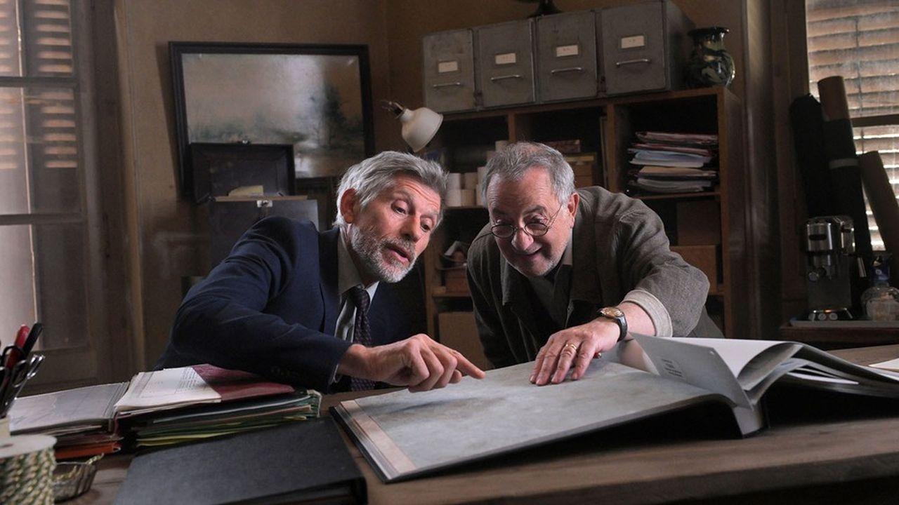 L'Homme debout Background