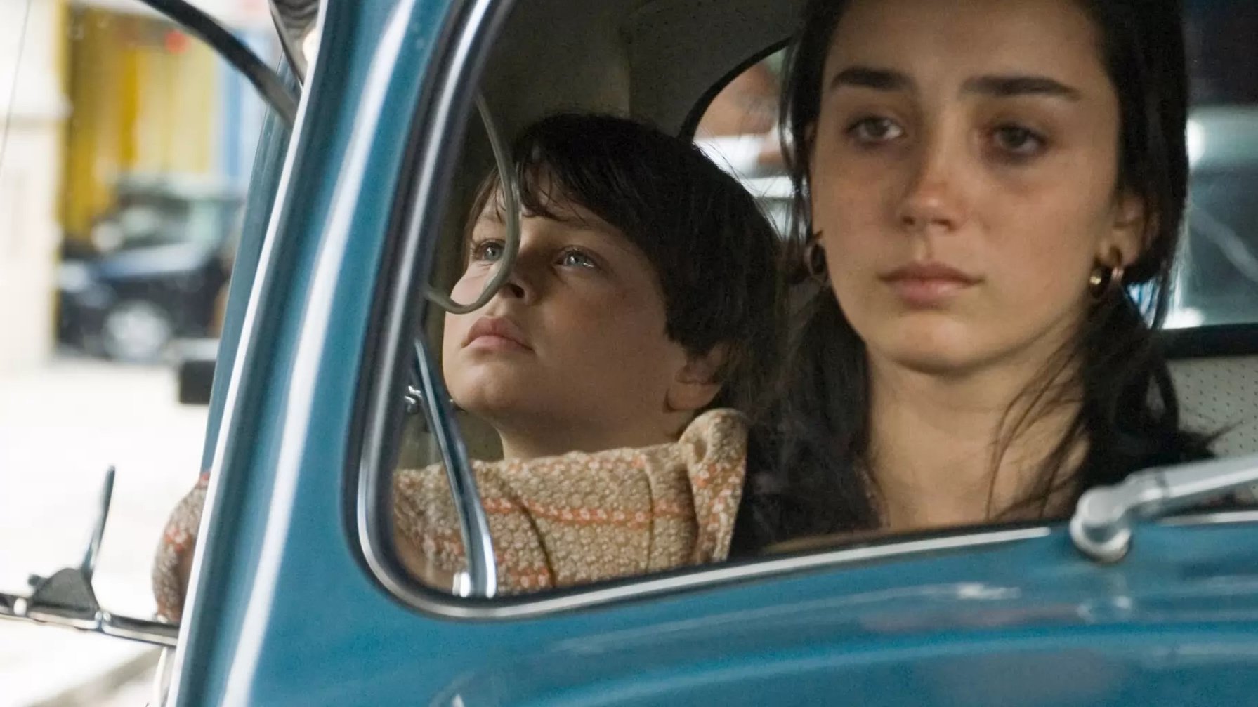 The Year My Parents Went on Vacation Background