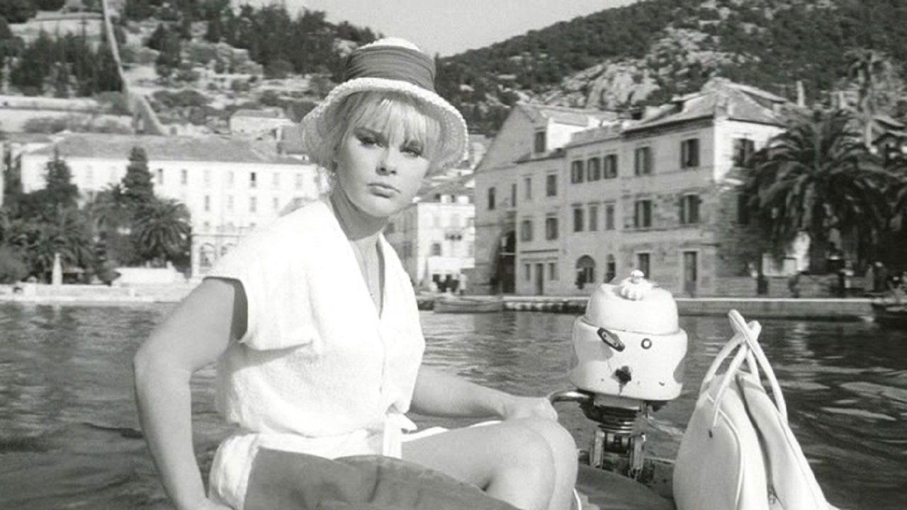 Seduction by the Sea Background