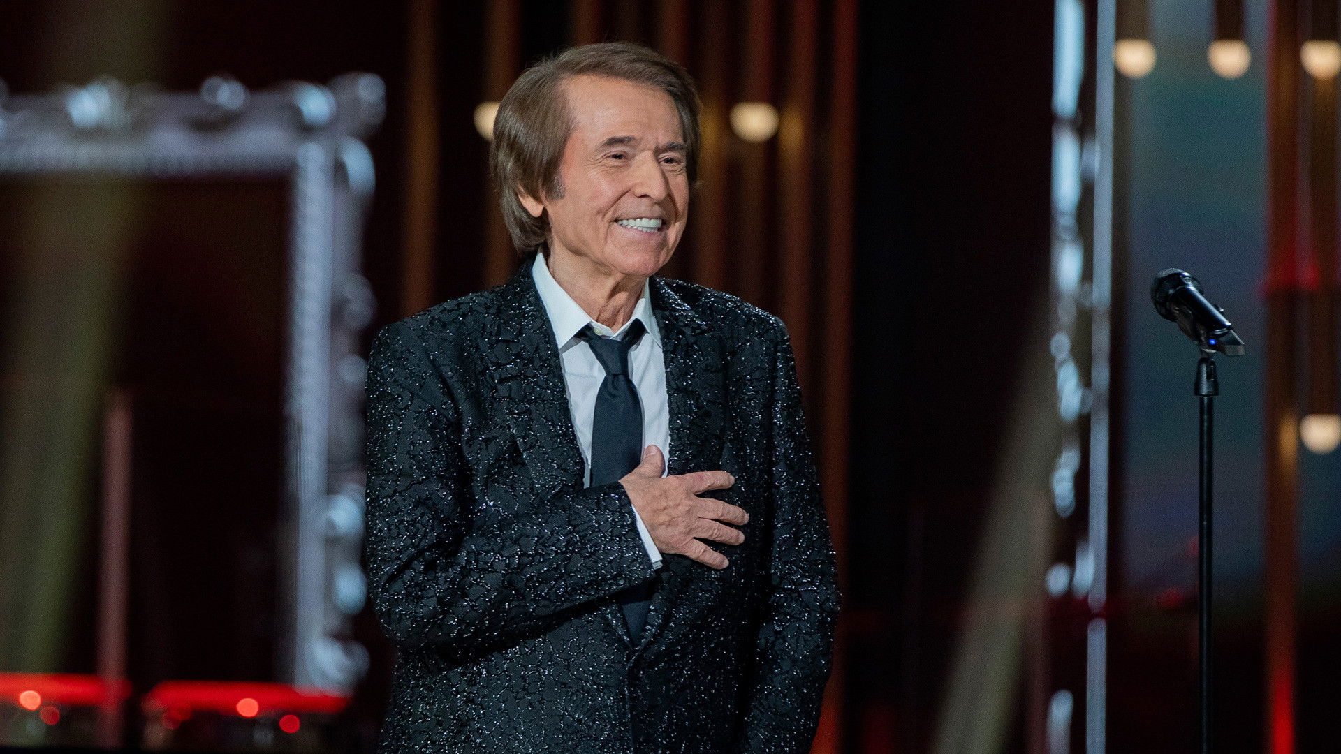 Raphael, de tanta gente Background