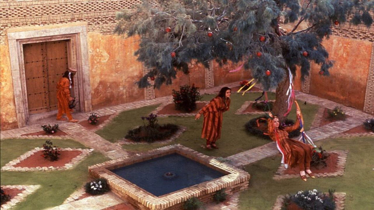 The Dove's Lost Necklace Background