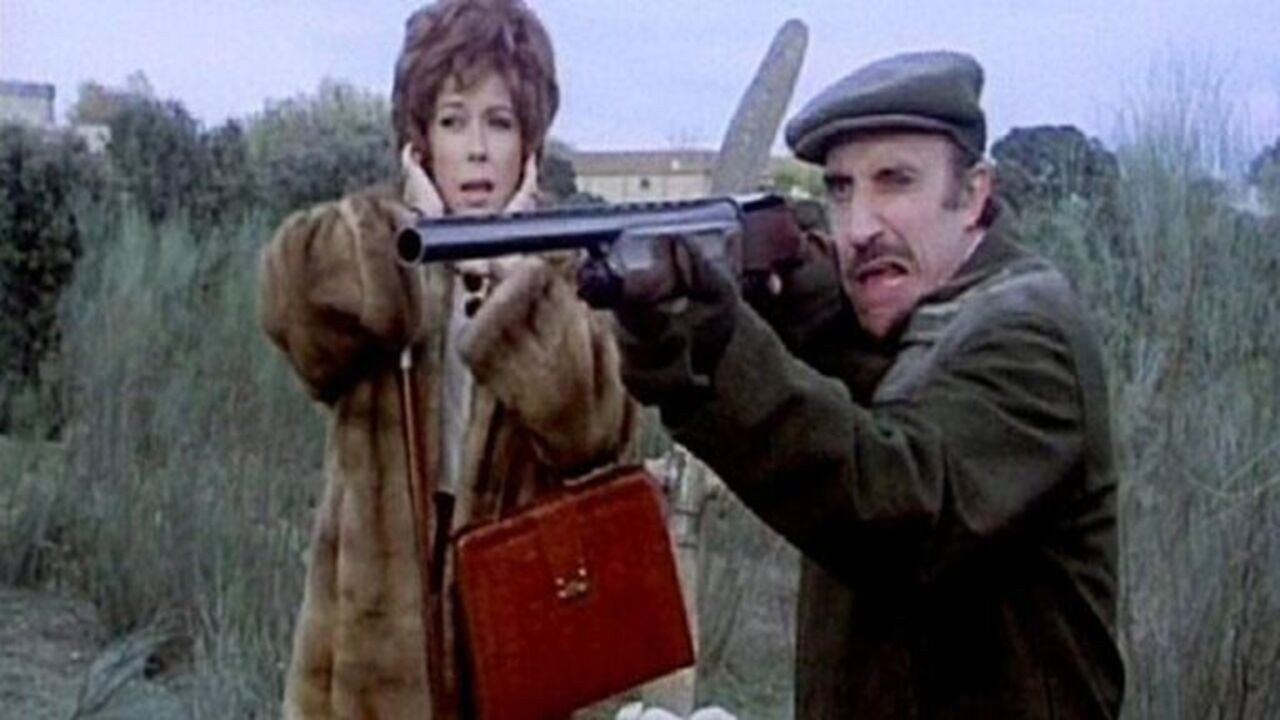 La escopeta nacional Background