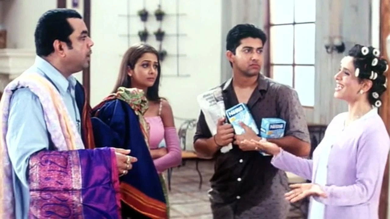 Awara Paagal Deewana Background