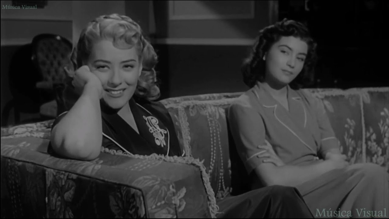 Por ellas aunque mal paguen Background