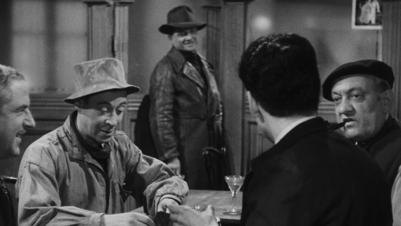 Au P'tit Zouave Background