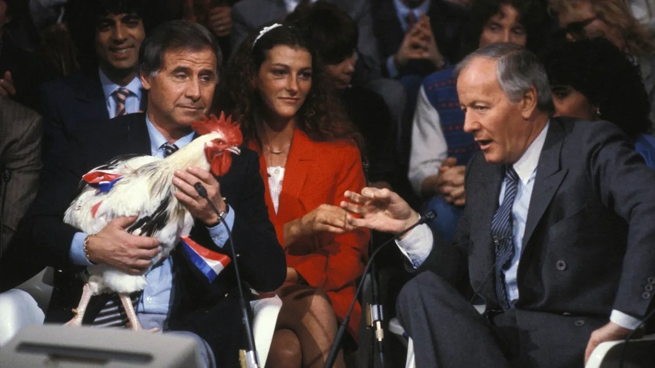 Le Grand Échiquier Background