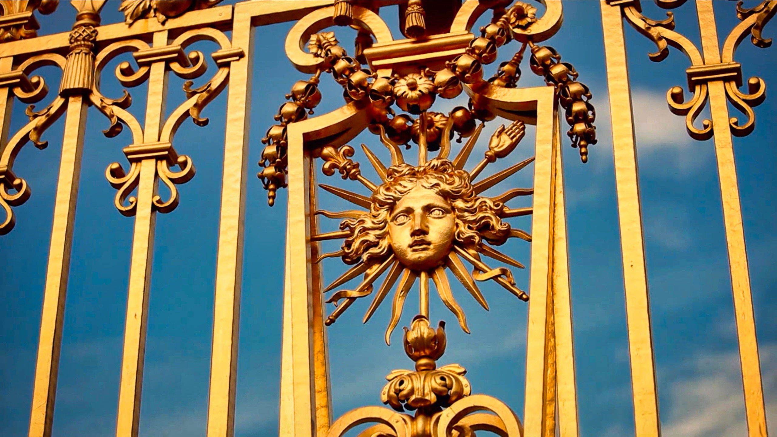 Versailles, les défis du roi Soleil Background