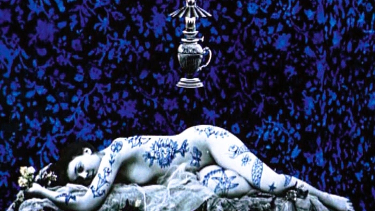 Labyrinth Background