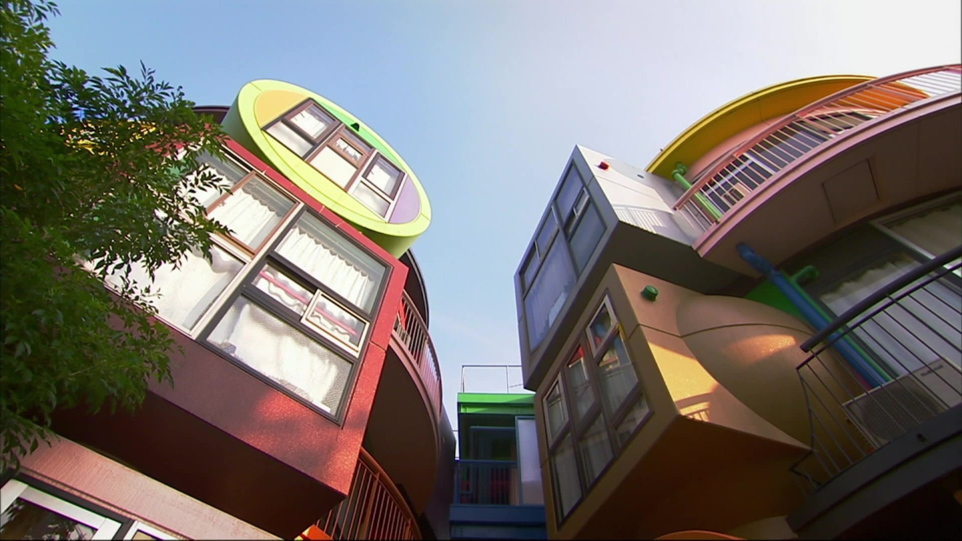 Extreme Homes Background