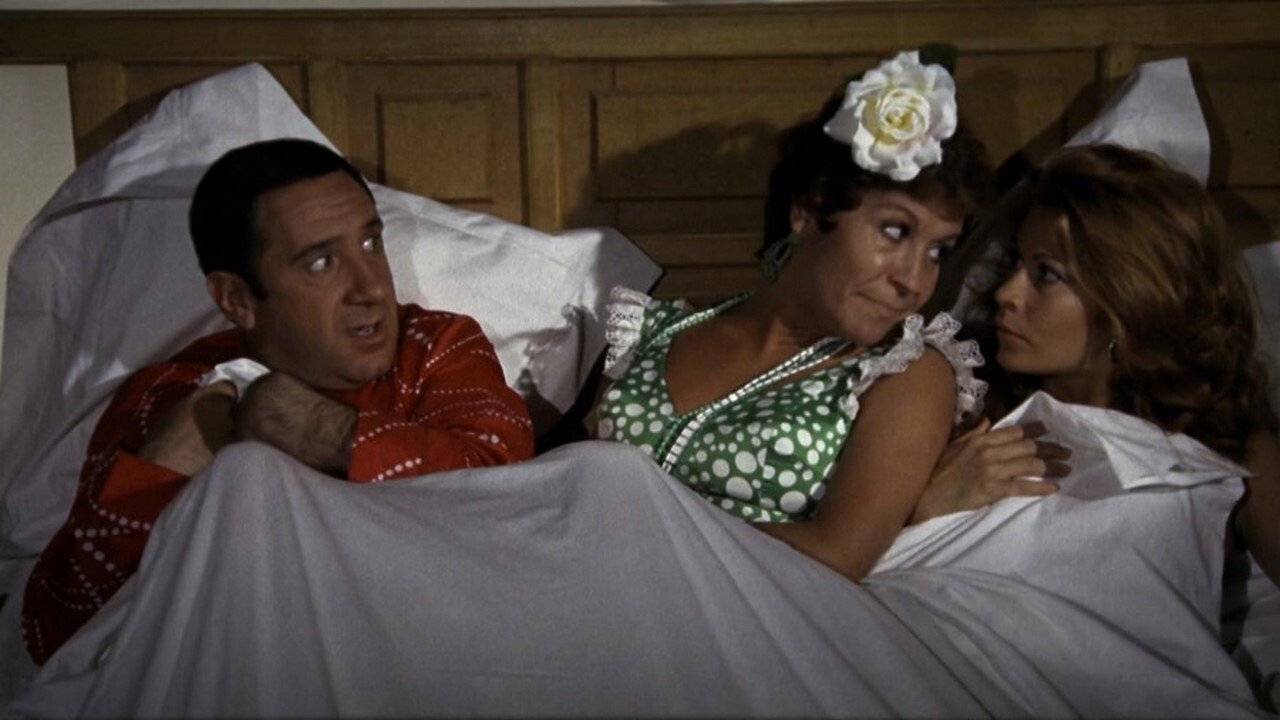 Fin de semana al desnudo Background