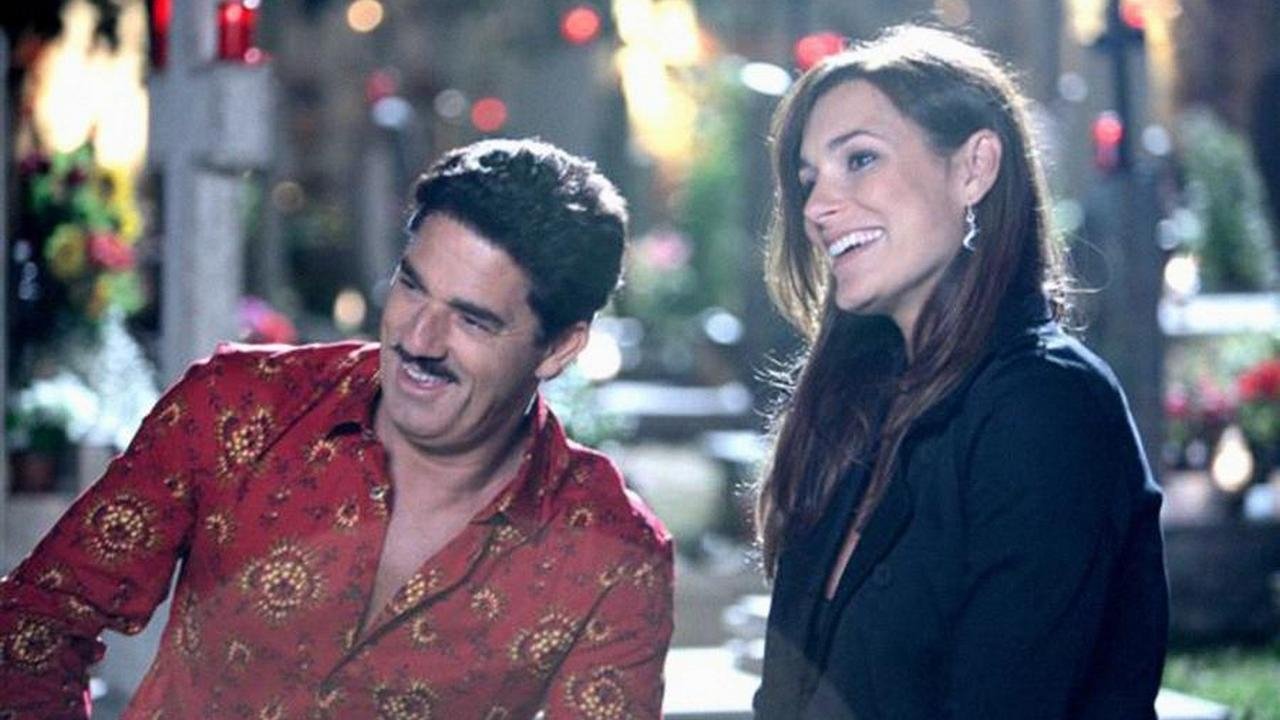 La valigia sul letto Background