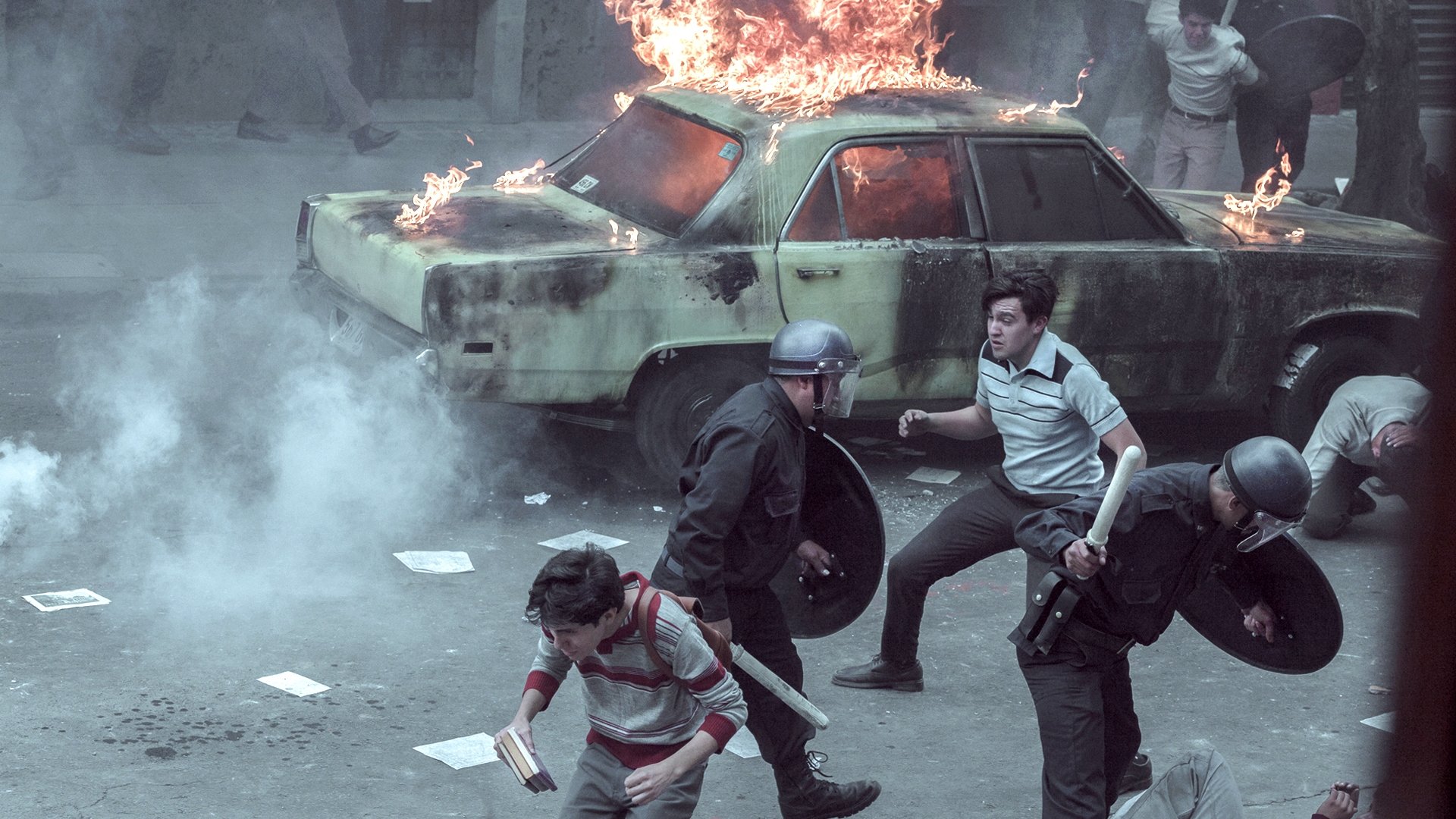 Un Extraño Enemigo Background