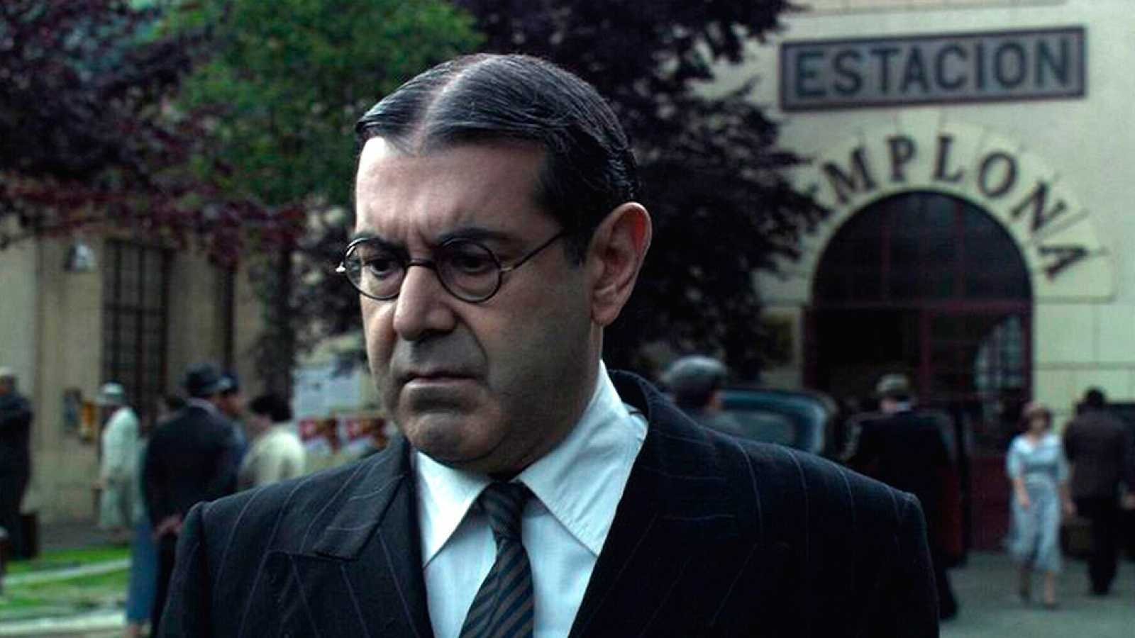 La conspiración Background