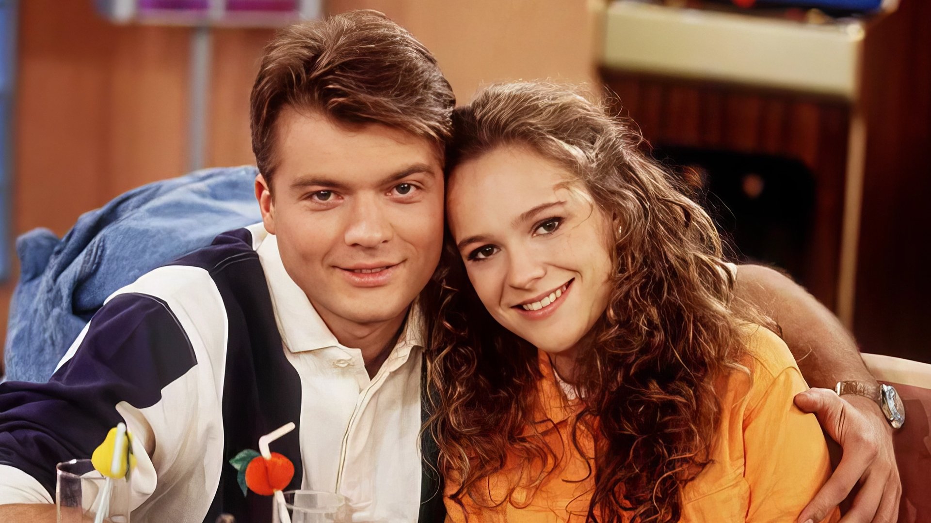 Premiers Baisers Background