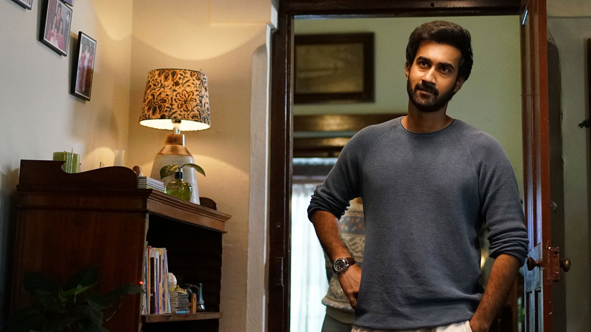 Anni Manchi Sakunamule Background