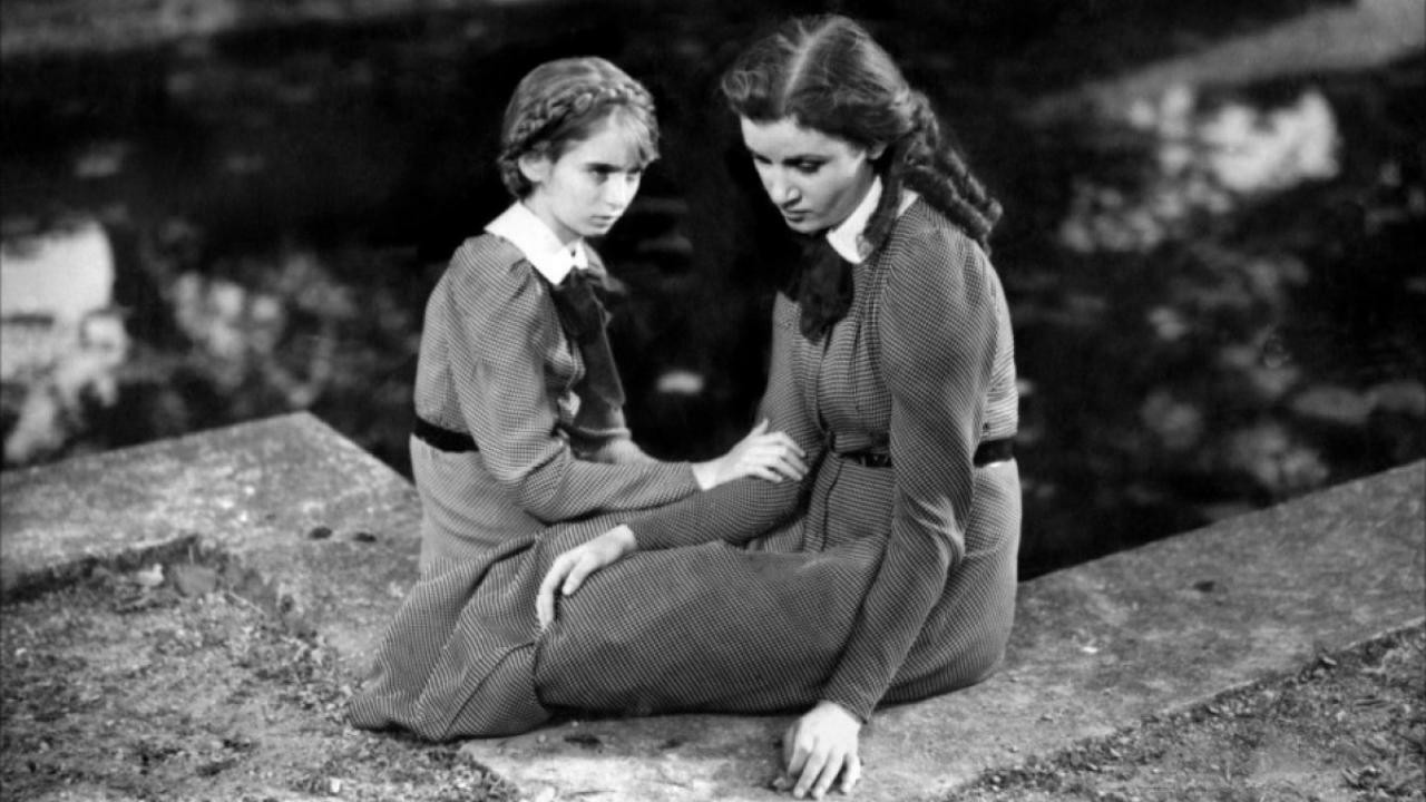 Claudine at School Background