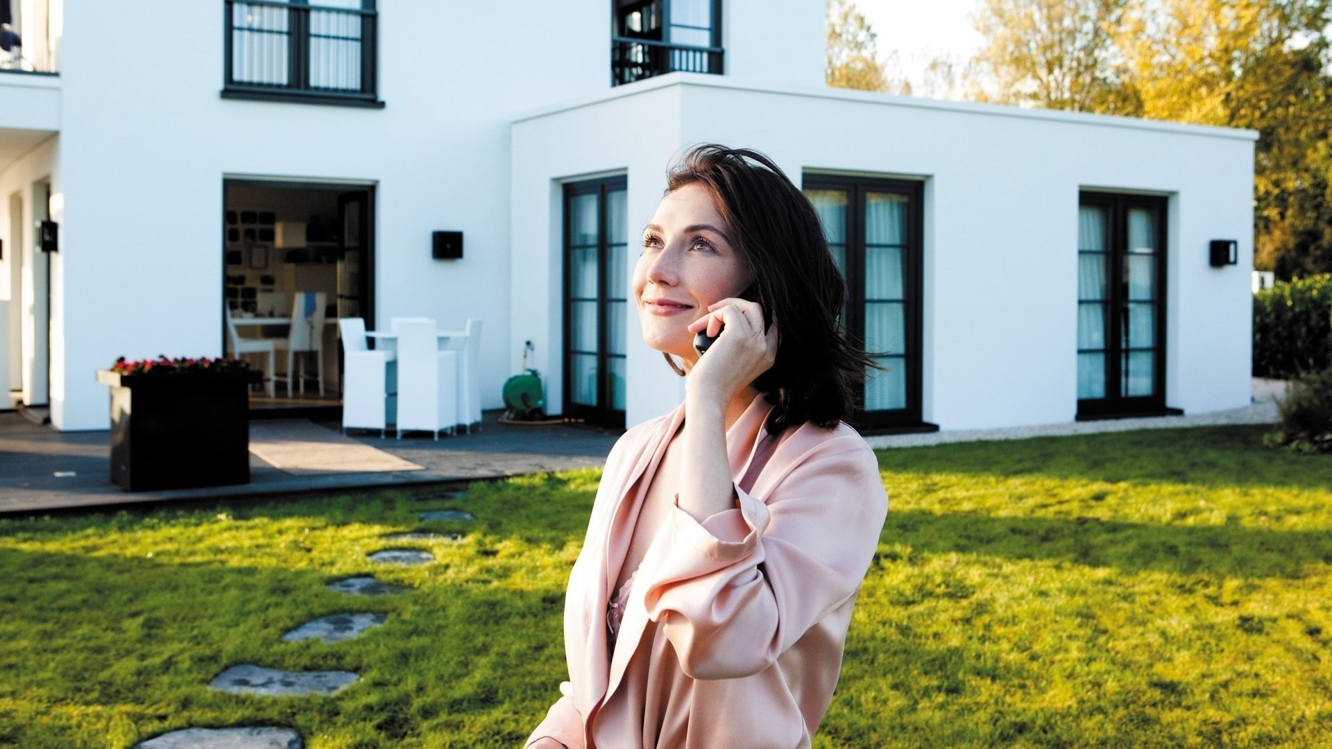 The Happy Housewife Background