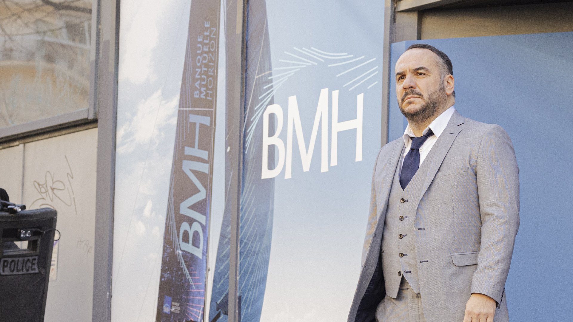 Le Négociateur Background