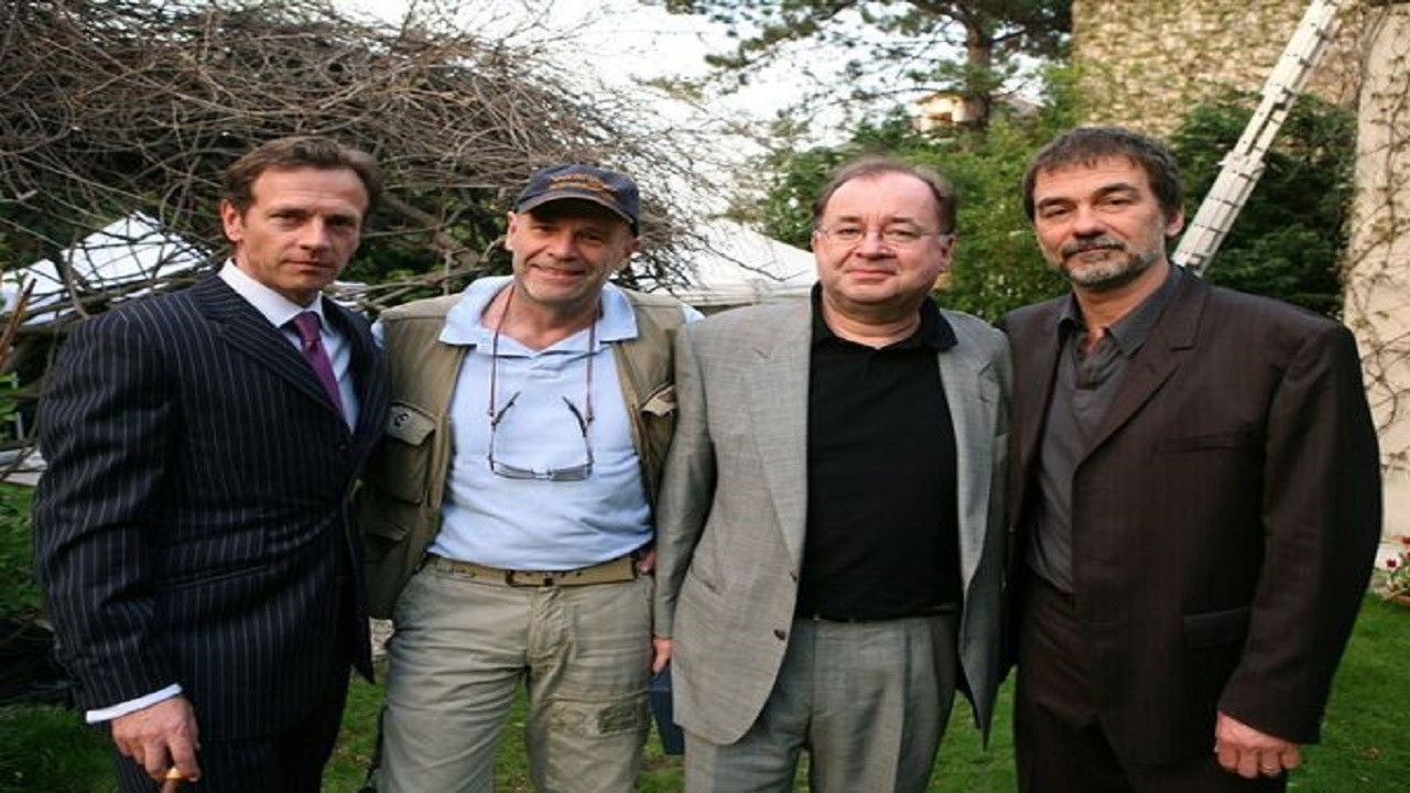 Les Innocents Background