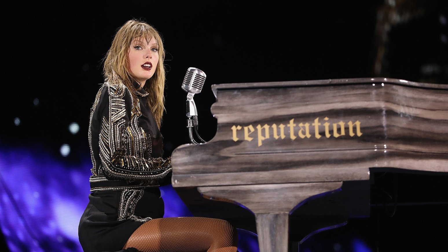 Taylor Swift: The Road to Reputation Background