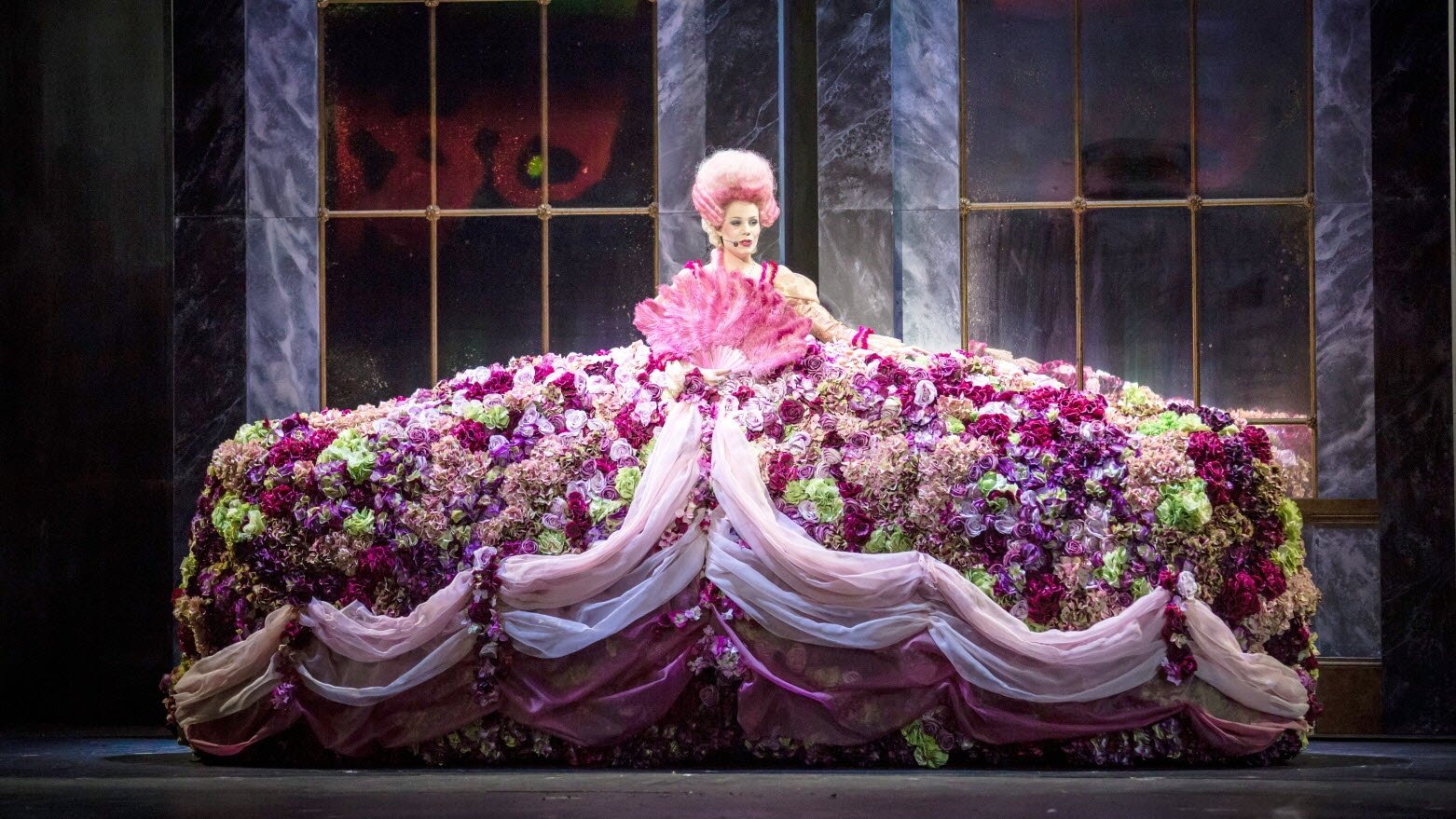 1789 : Les Amants de la Bastille Background