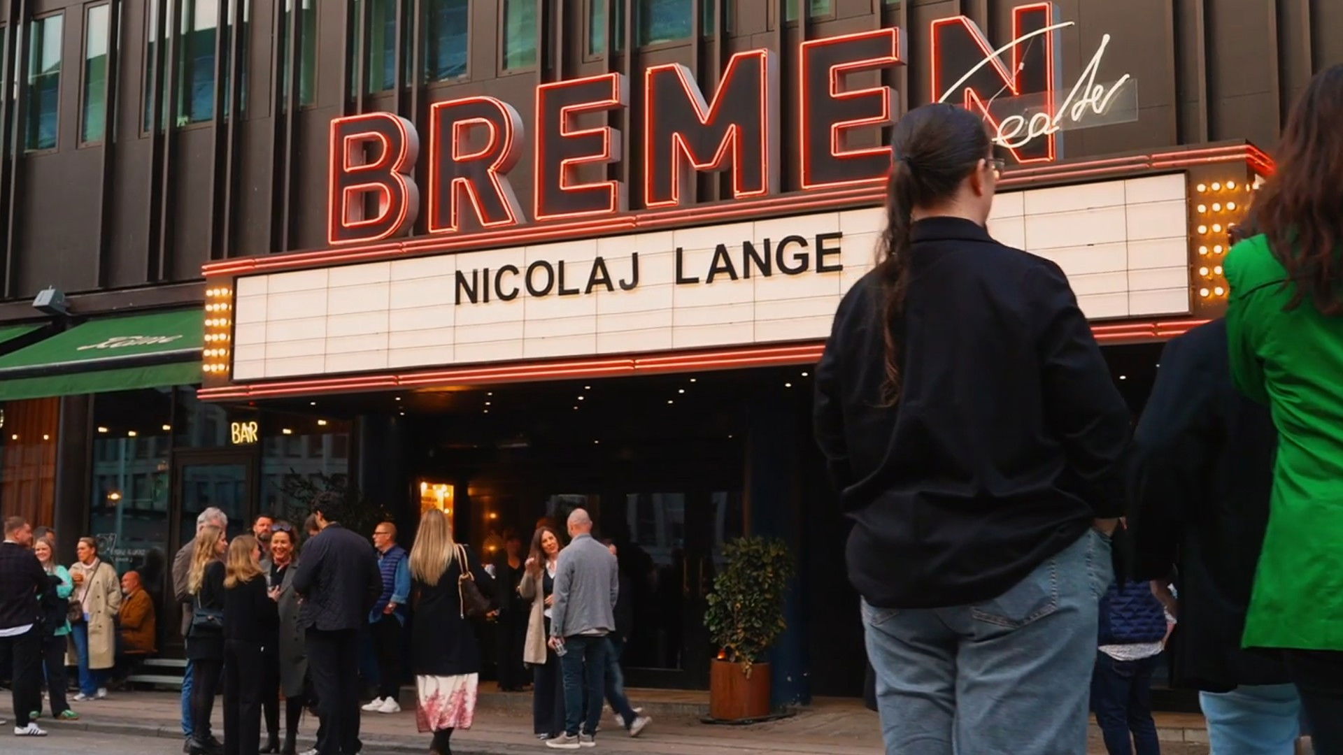 Nicolaj Lange - Halvvejs Background