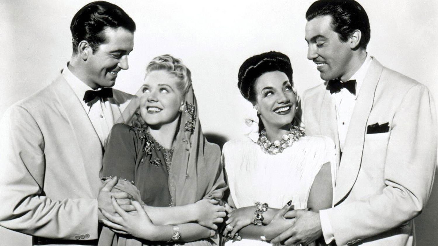 Week-End in Havana Background