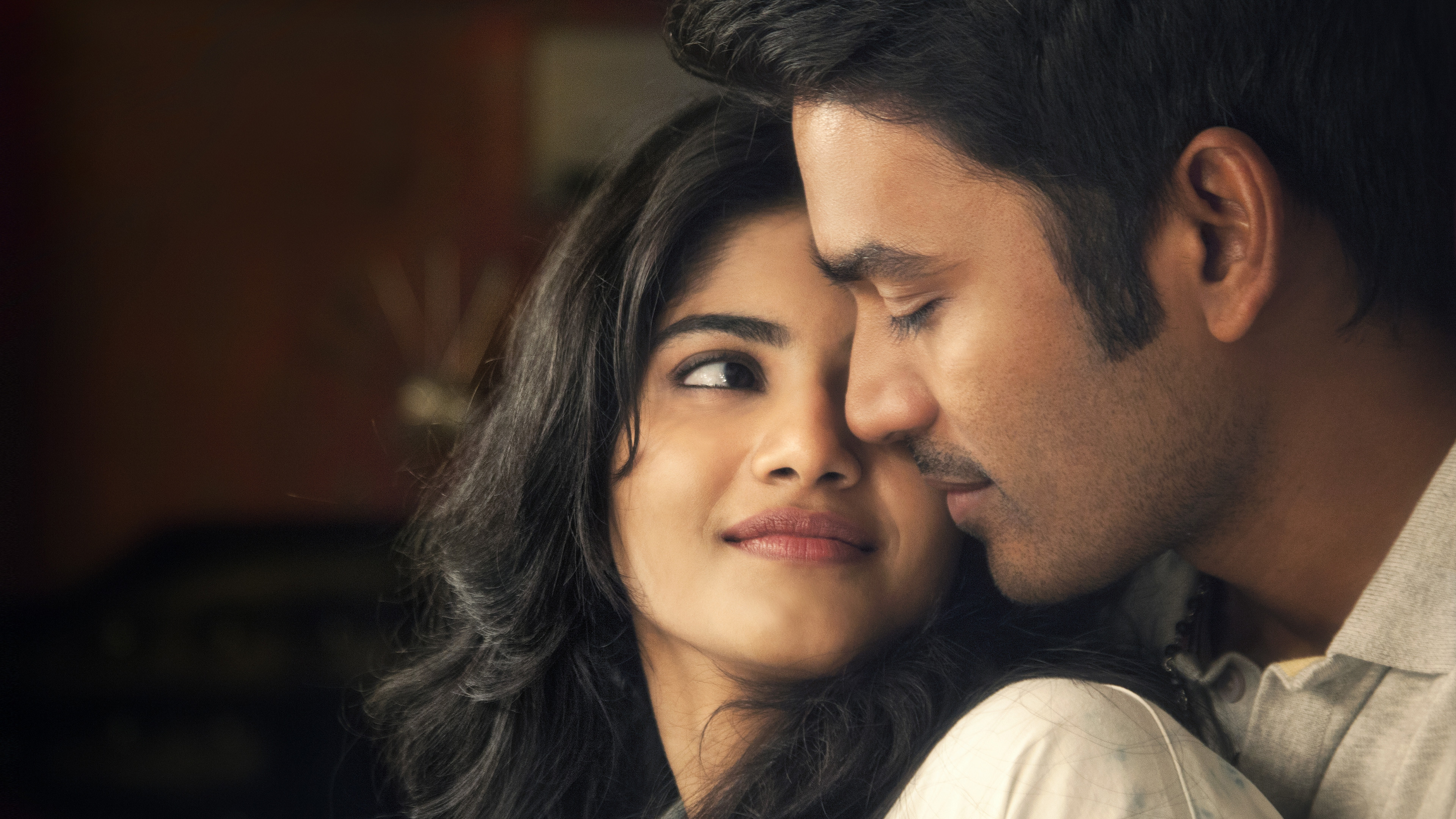 Enai Noki Paayum Thota Background