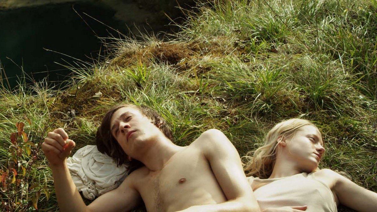 My Brother’s Name Is Robert and He Is an Idiot Background