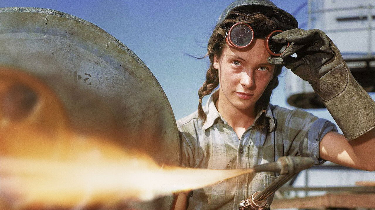 Women at War (1939-1945) Background