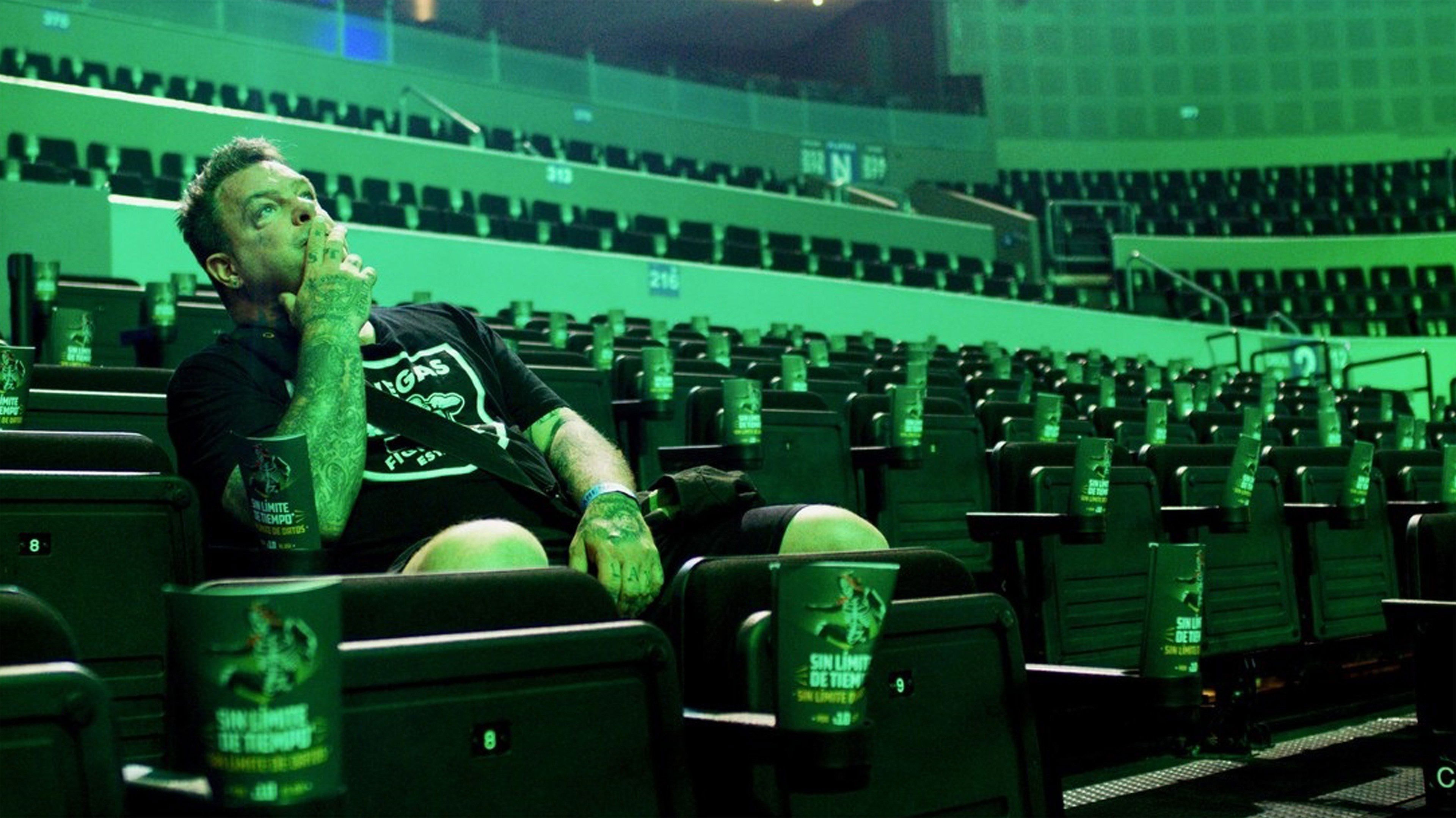 Nail in the Coffin: The Fall and Rise of Vampiro Background